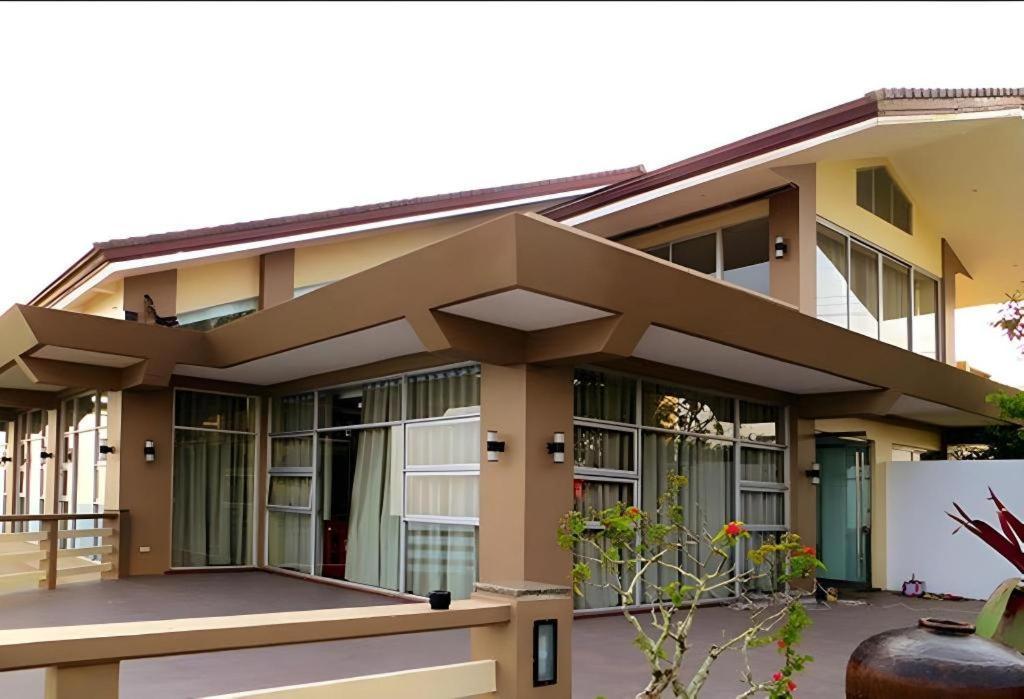 The Oriental Luxury Suites Tagaytay Tagaytay City Exterior foto